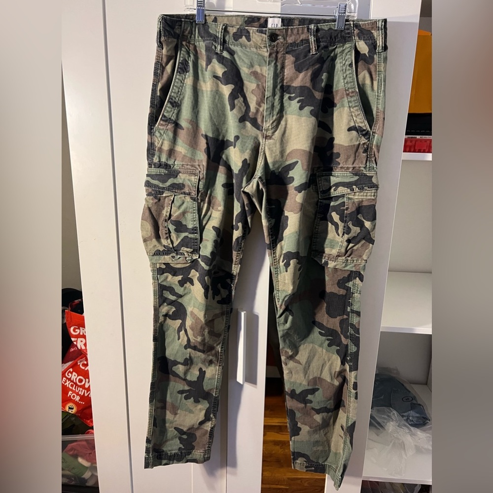 GAP CARGO PANTS